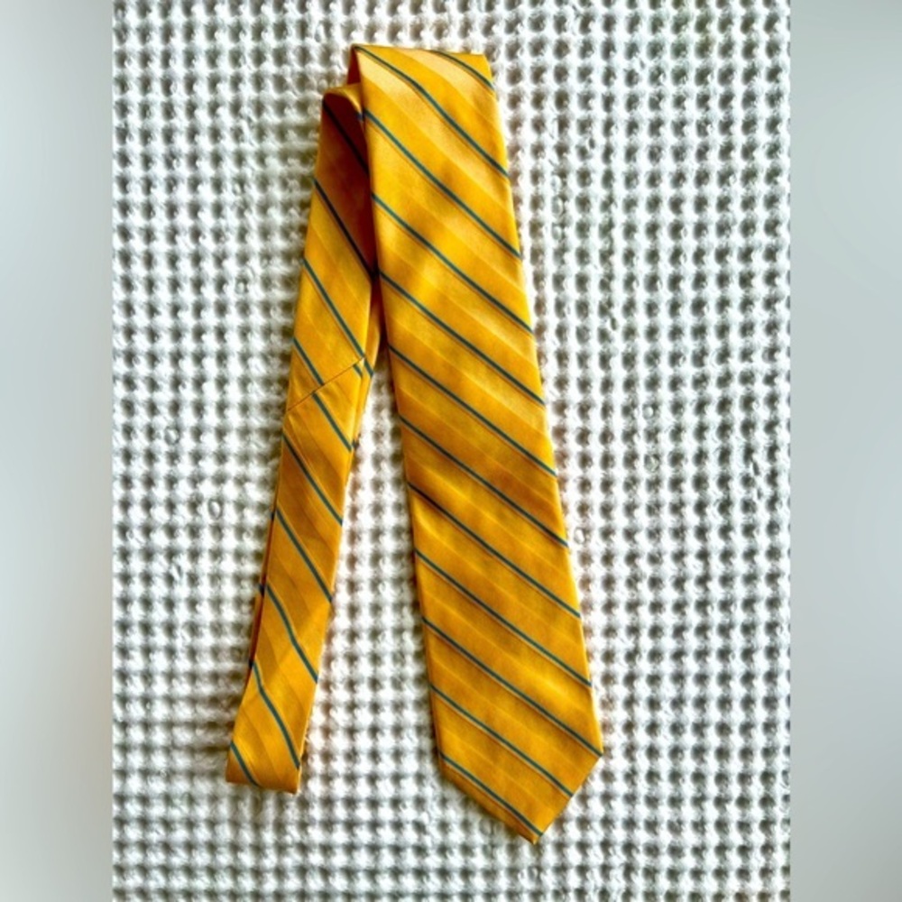 Brooks Brothers 100% Silk Tie Yellow/Gold